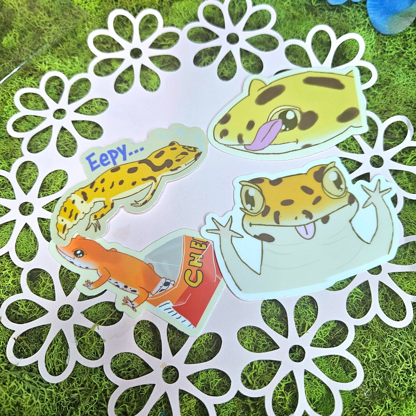 Peaking Leopard Gecko Vinyl Sticker 3"