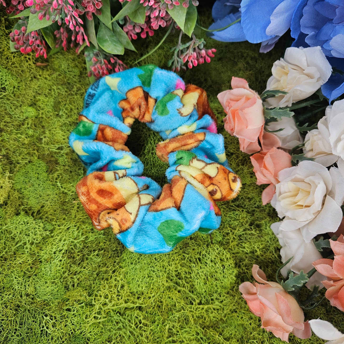 Reggie the Common Rain Frog Scrunchie