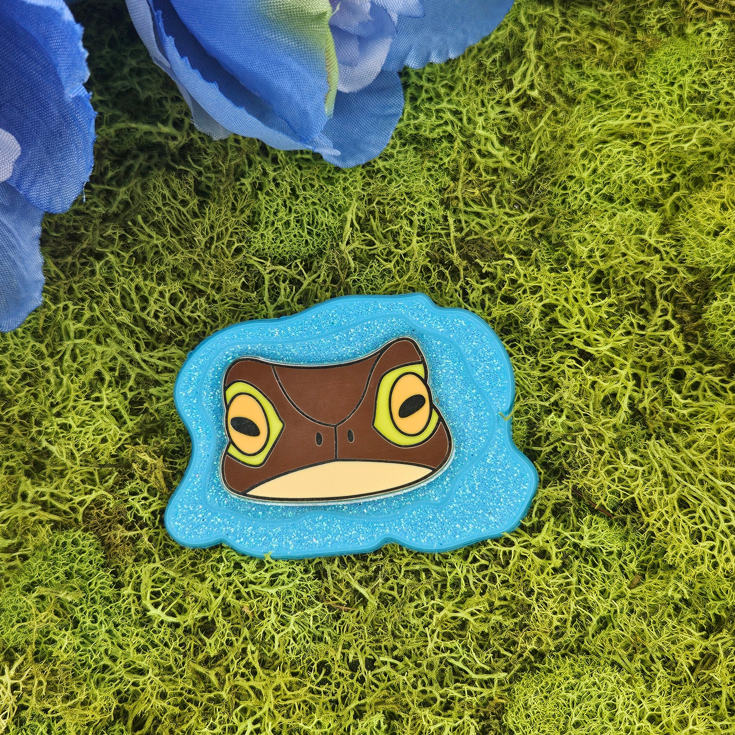 Peaking Toad Layered Enamel Pin