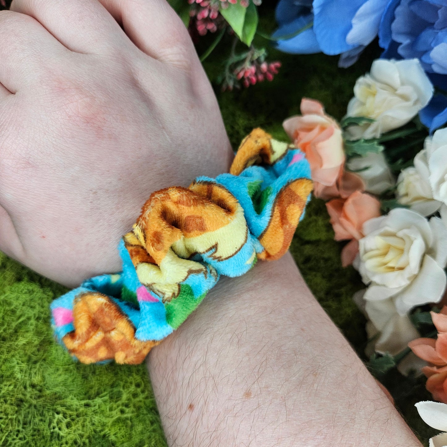 Reggie the Common Rain Frog Scrunchie