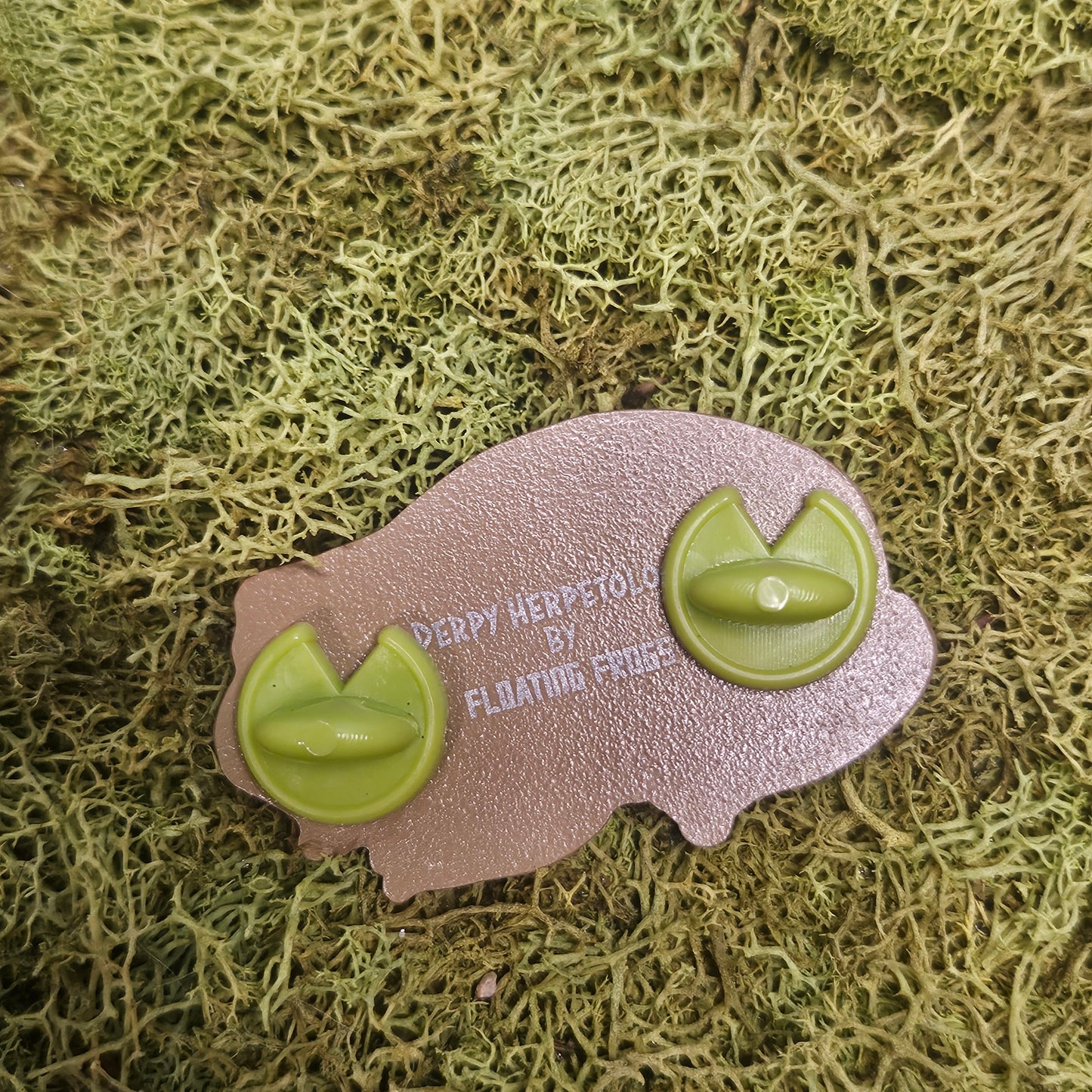 Whites Tree Frog Dyed Metal Pins